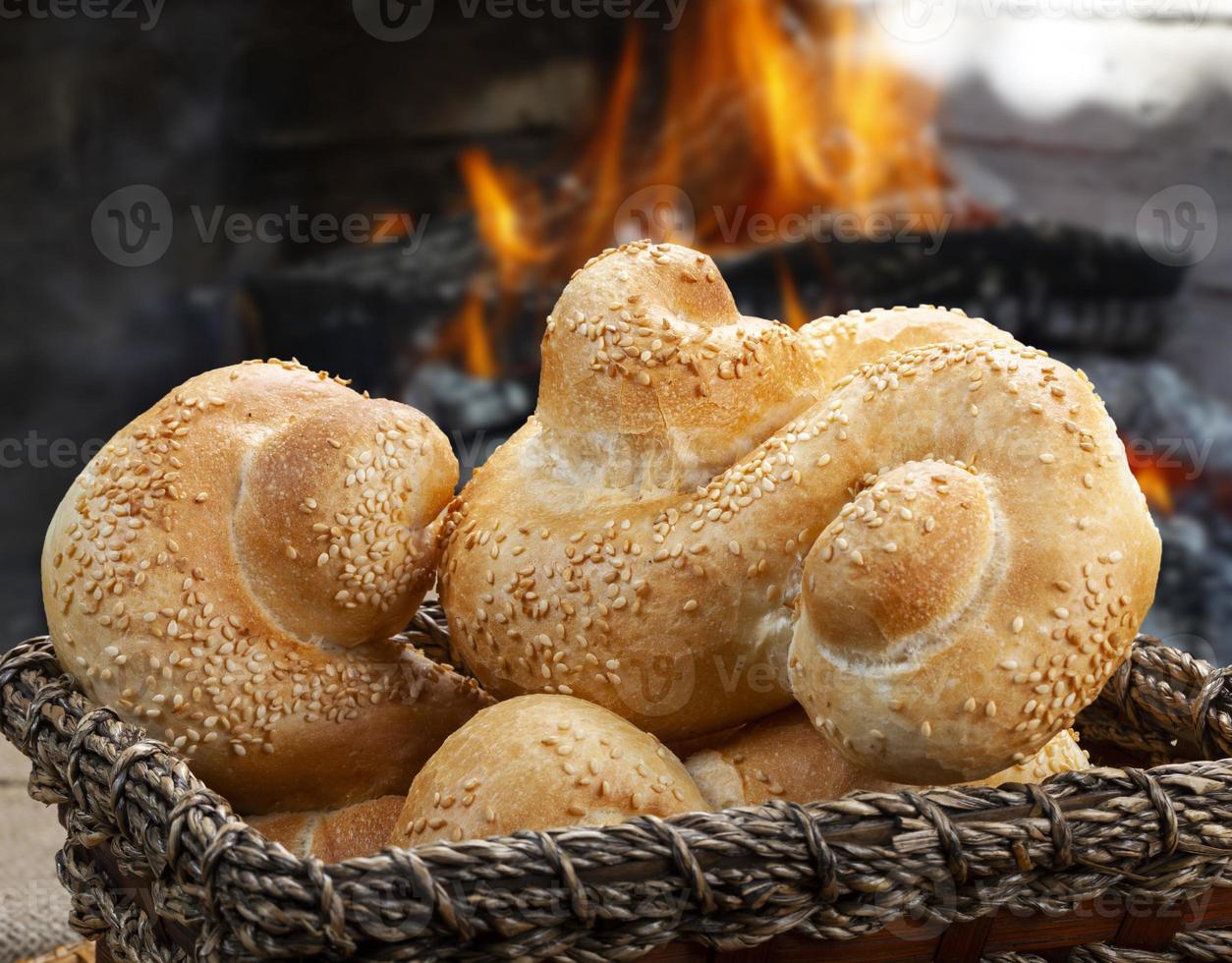 Brotkorb im Holzofen gebacken foto