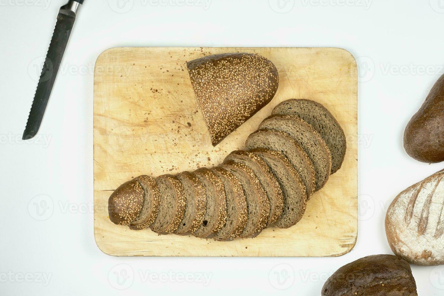 frisch hausgemacht gebacken Brot Scheiben foto