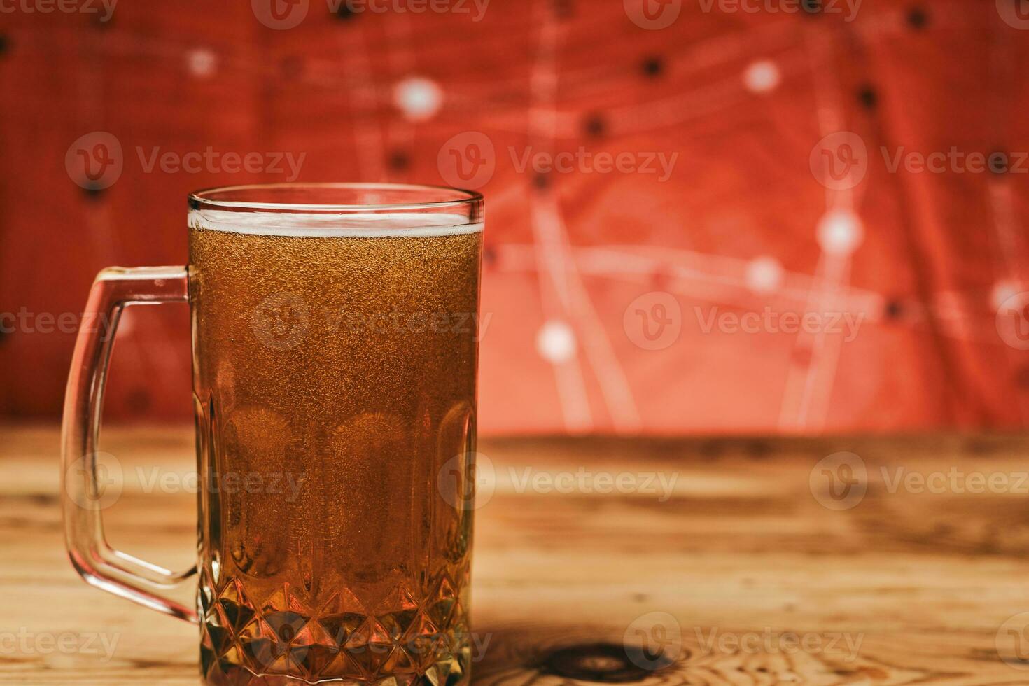 ein Glas von schlau Bier foto