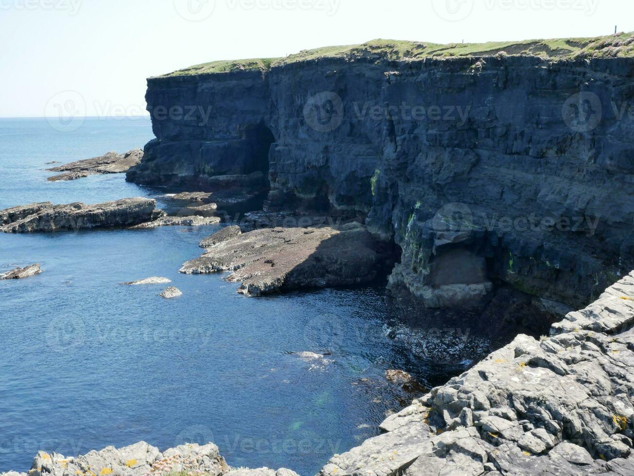 Klippen und atlantisch Ozean, Felsen Schlucht und Lagune, Schönheit im Natur. Ferien Reise Hintergrund foto