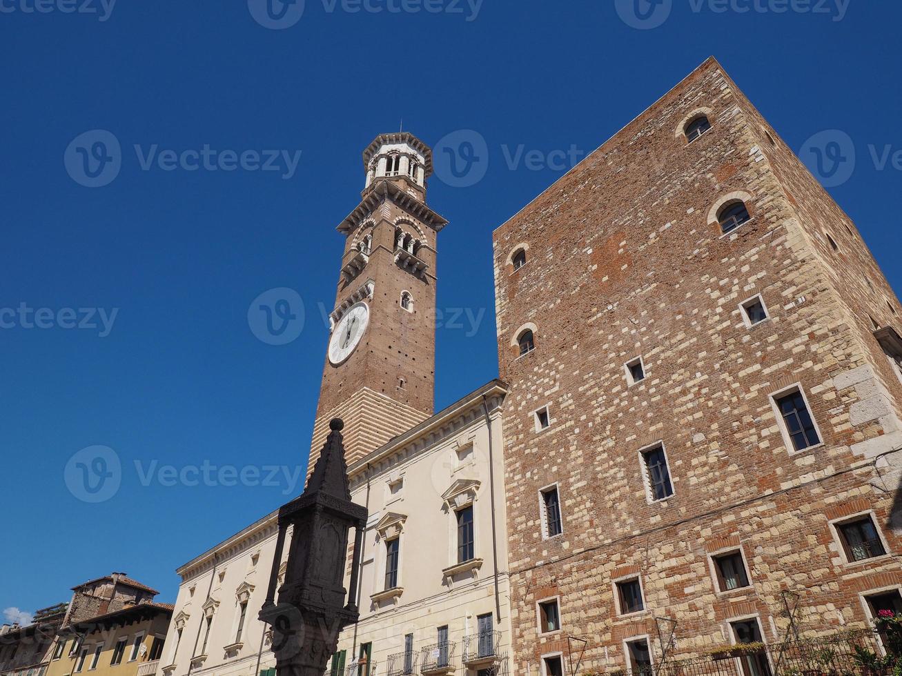 Piazza delle Erbe in Verona foto