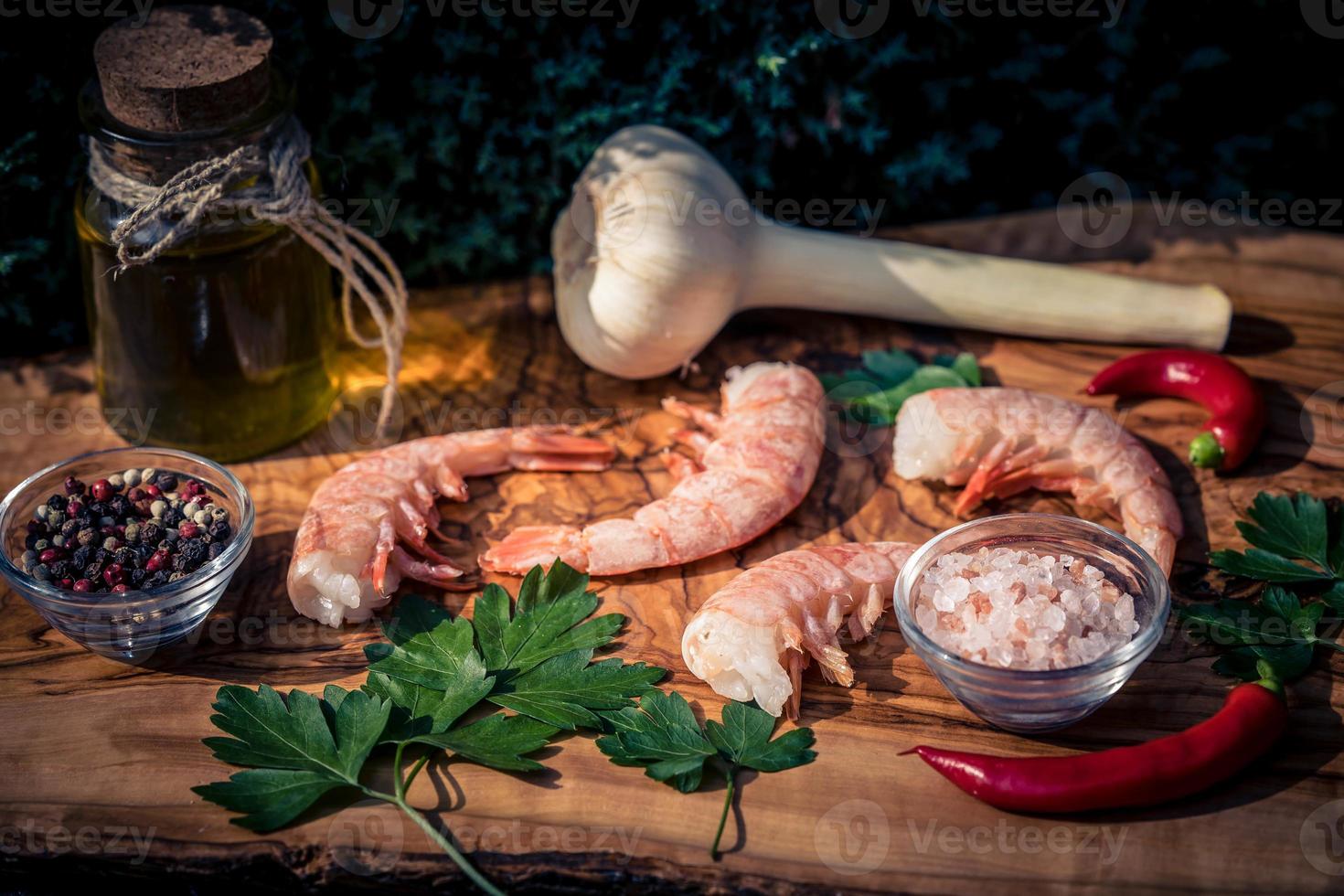 mediterran marinierte Meeresfrüchte zum Grillen foto