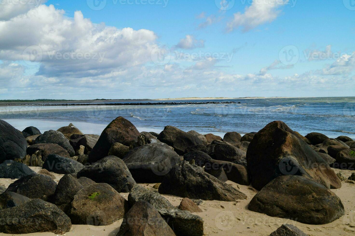 Eindrücke von das endlos Strand beim das Nord Meer im blavand Dänemark foto