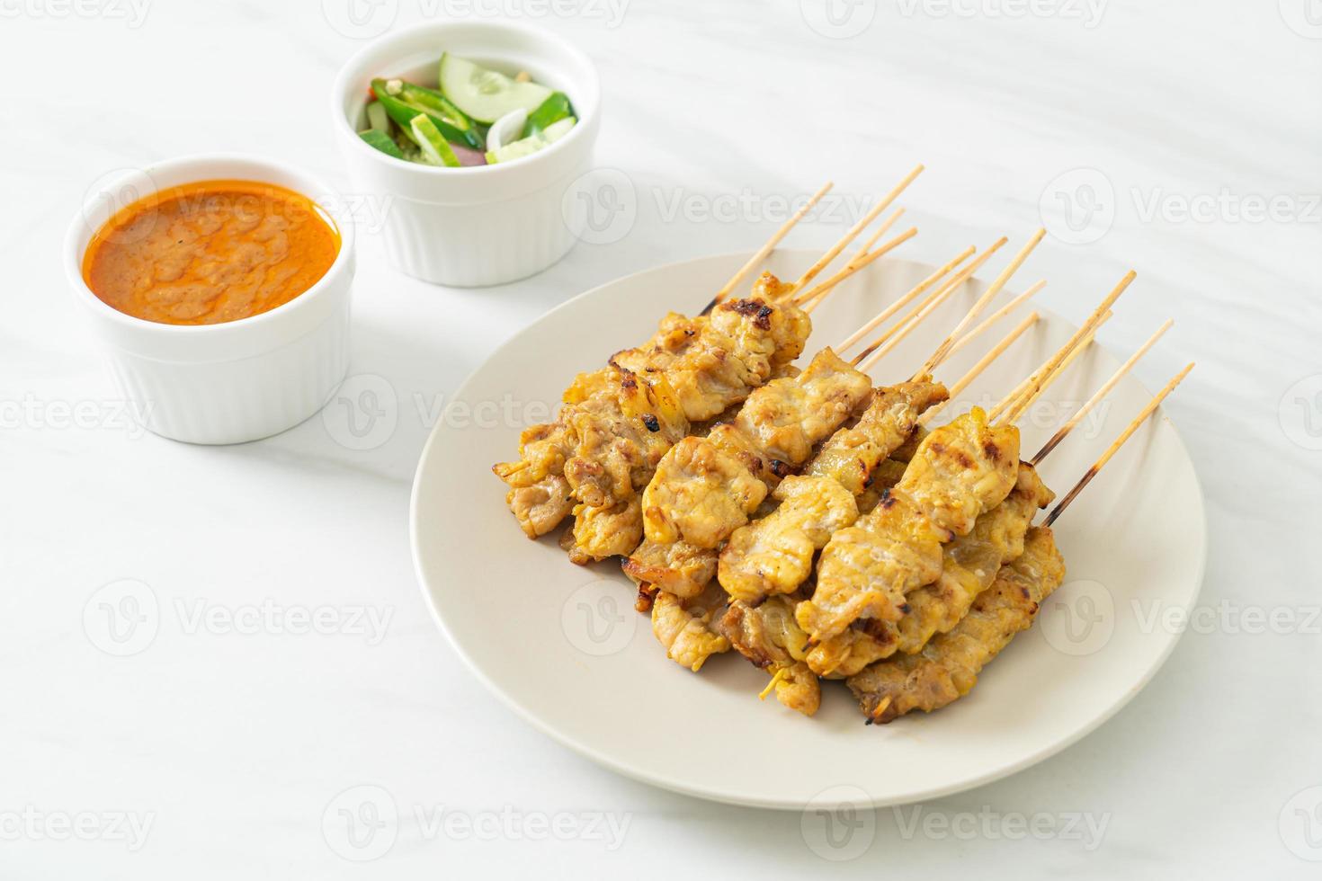 Schweinefleisch Satay mit Erdnusssauce foto