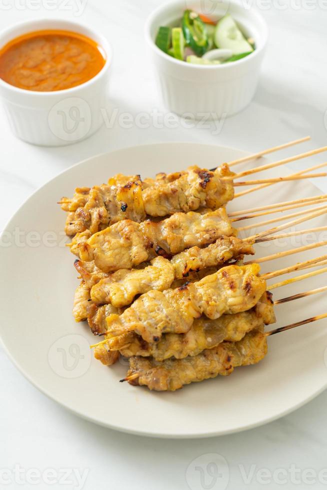 Schweinefleisch Satay mit Erdnusssauce foto