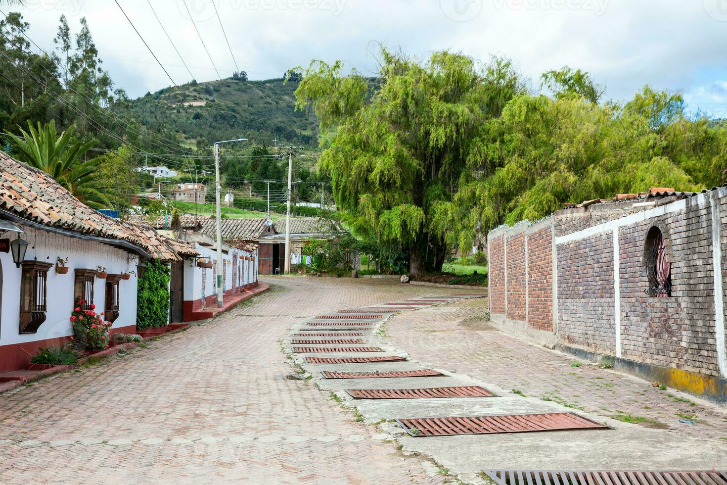 schön die Architektur von das Straßen von das kolonial klein Stadt, Dorf von iza gelegen im das Boyaca Abteilung im Kolumbien foto