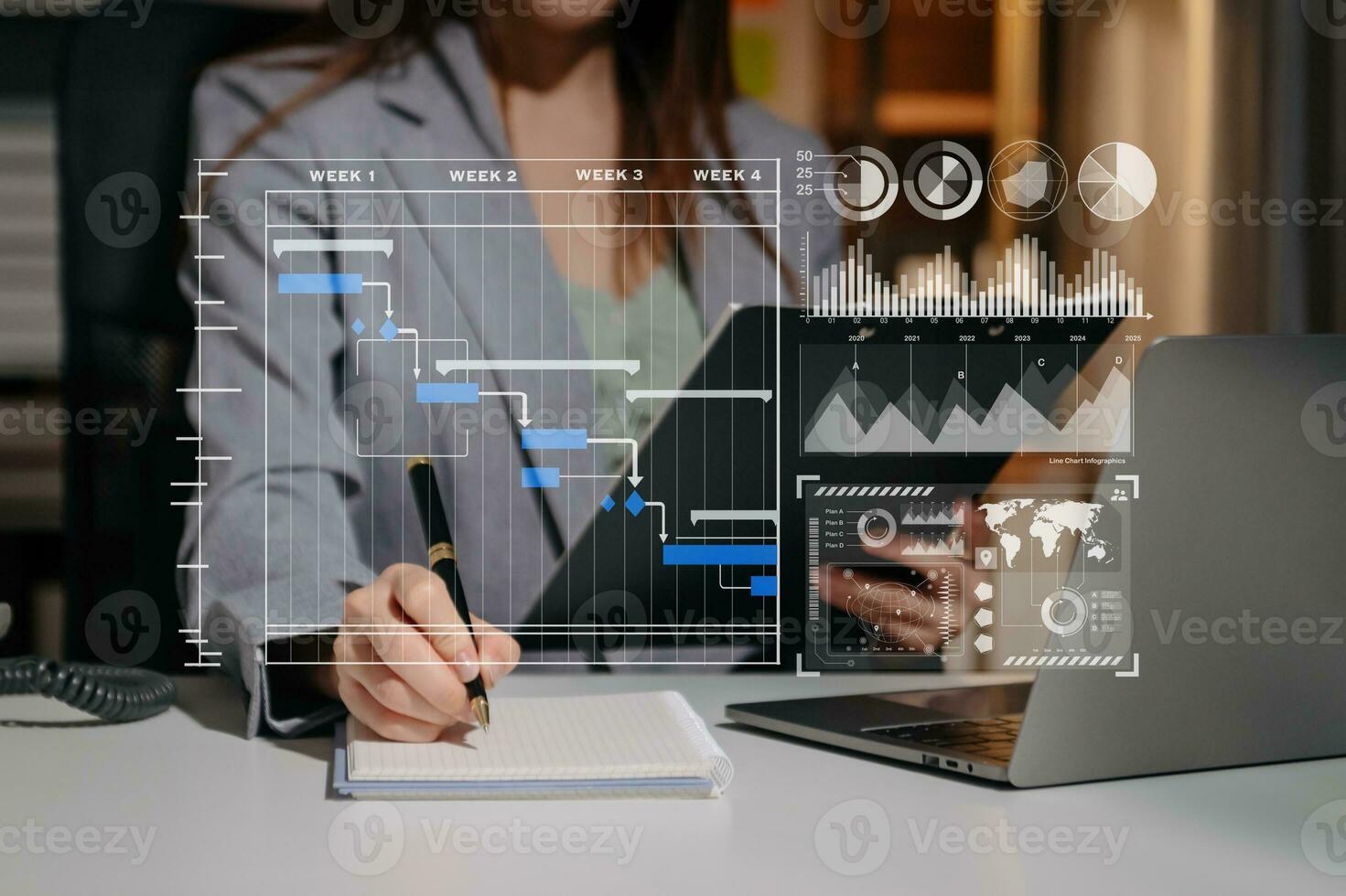 Geschäftsfrau Hand Projekt Manager Arbeiten und aktualisieren Aufgaben und gantt Diagramm Planung virtuell Diagramm.mit blet und Laptop im Büro. foto