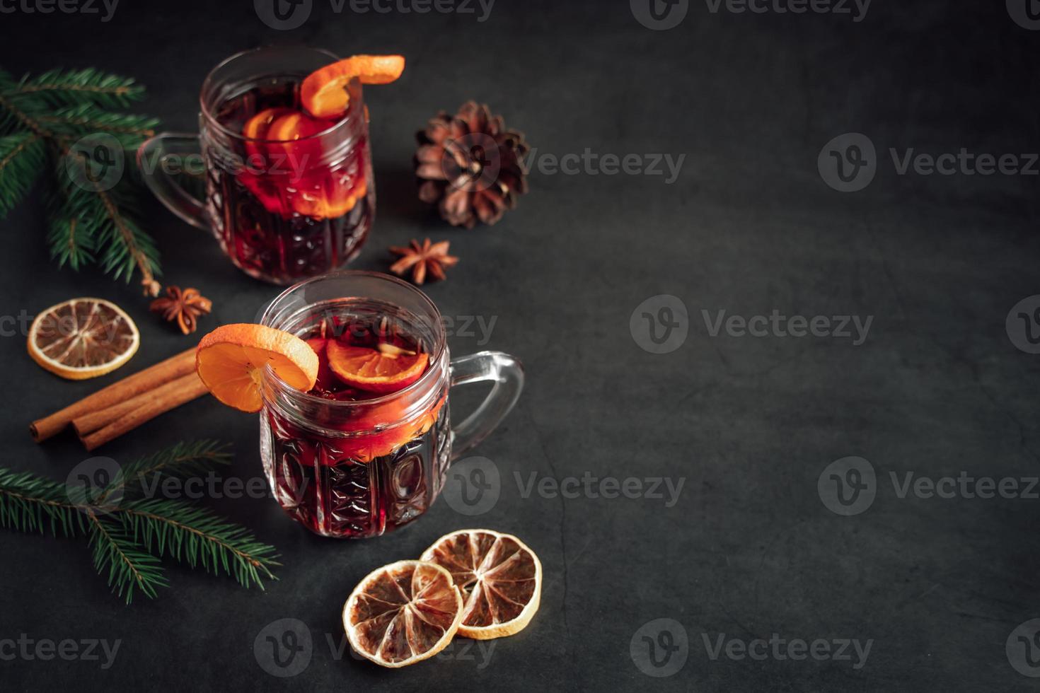 traditioneller heißer weihnachtsglühwein. heisses Getränk foto