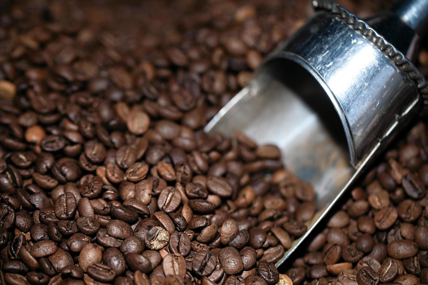 frische rohe geröstete Kaffeebohnen foto