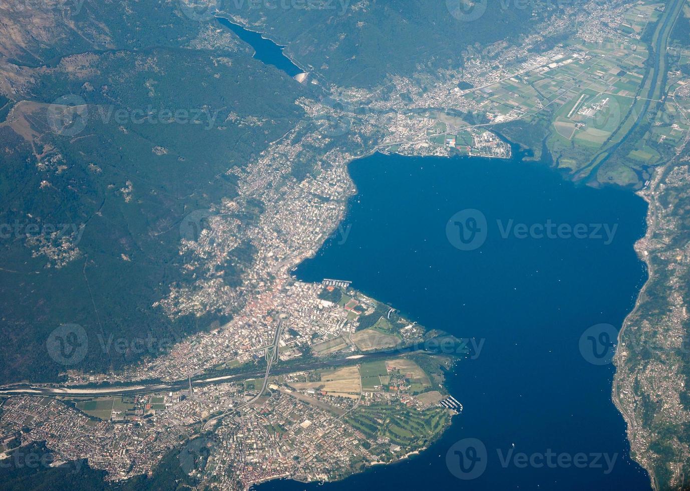 Luftaufnahme von Locarno foto