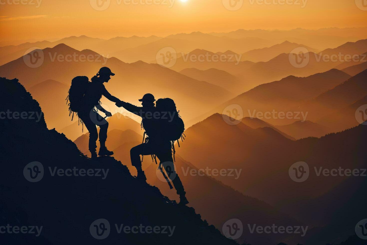 Zusammenarbeit Triumph, Silhouetten von Wanderer erreichen Berg Gipfel, ai generiert foto