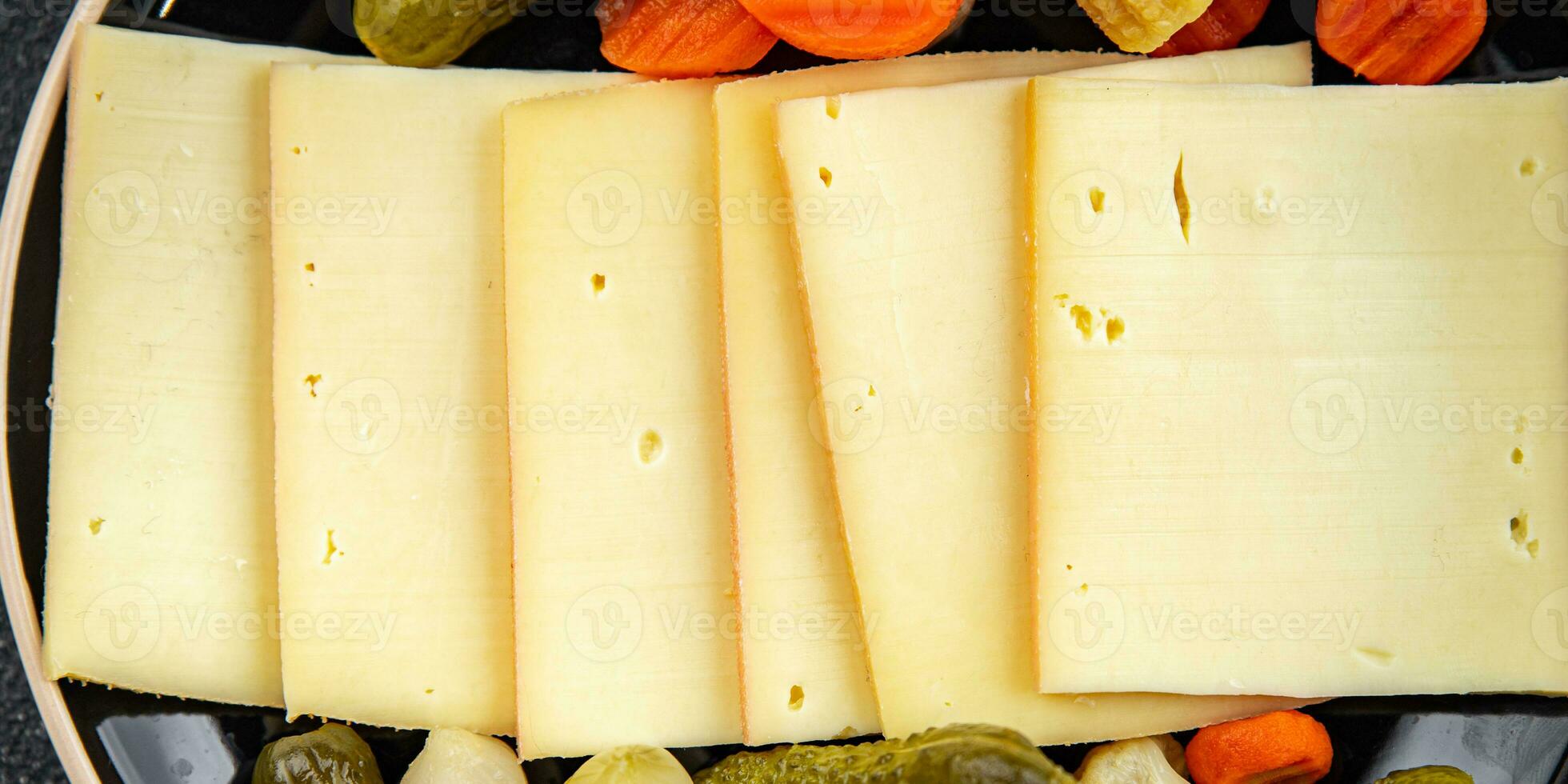 Raclette Käse Mahlzeit Gemüse köstlich gesund Essen Kochen Vorspeise Mahlzeit Essen Snack auf das Tabelle Kopieren Raum Essen foto