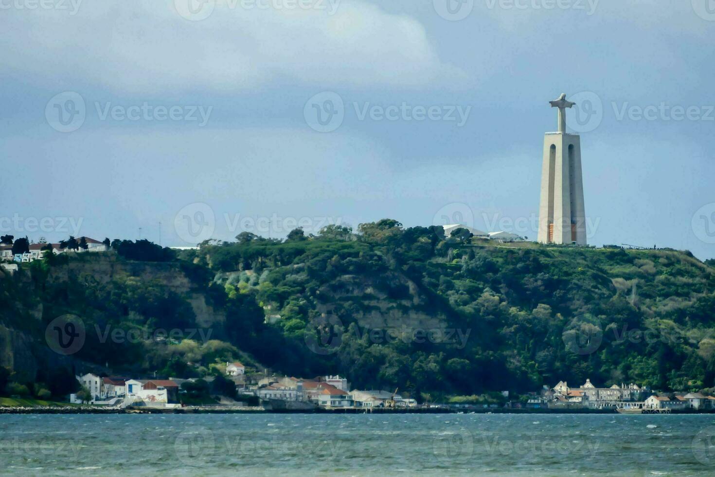 das Kreuz von Christus auf das Hügel foto