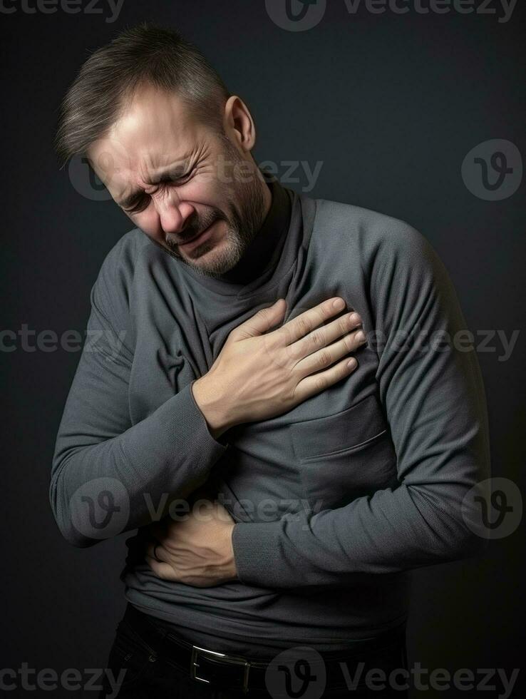 Mann mit Magenschmerzen auf neutral Hintergrund ai generativ foto