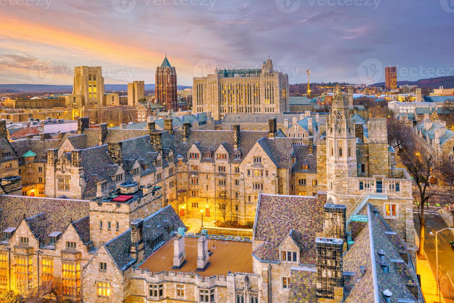 historisches Gebäude und Yale Universitätscampus von oben foto