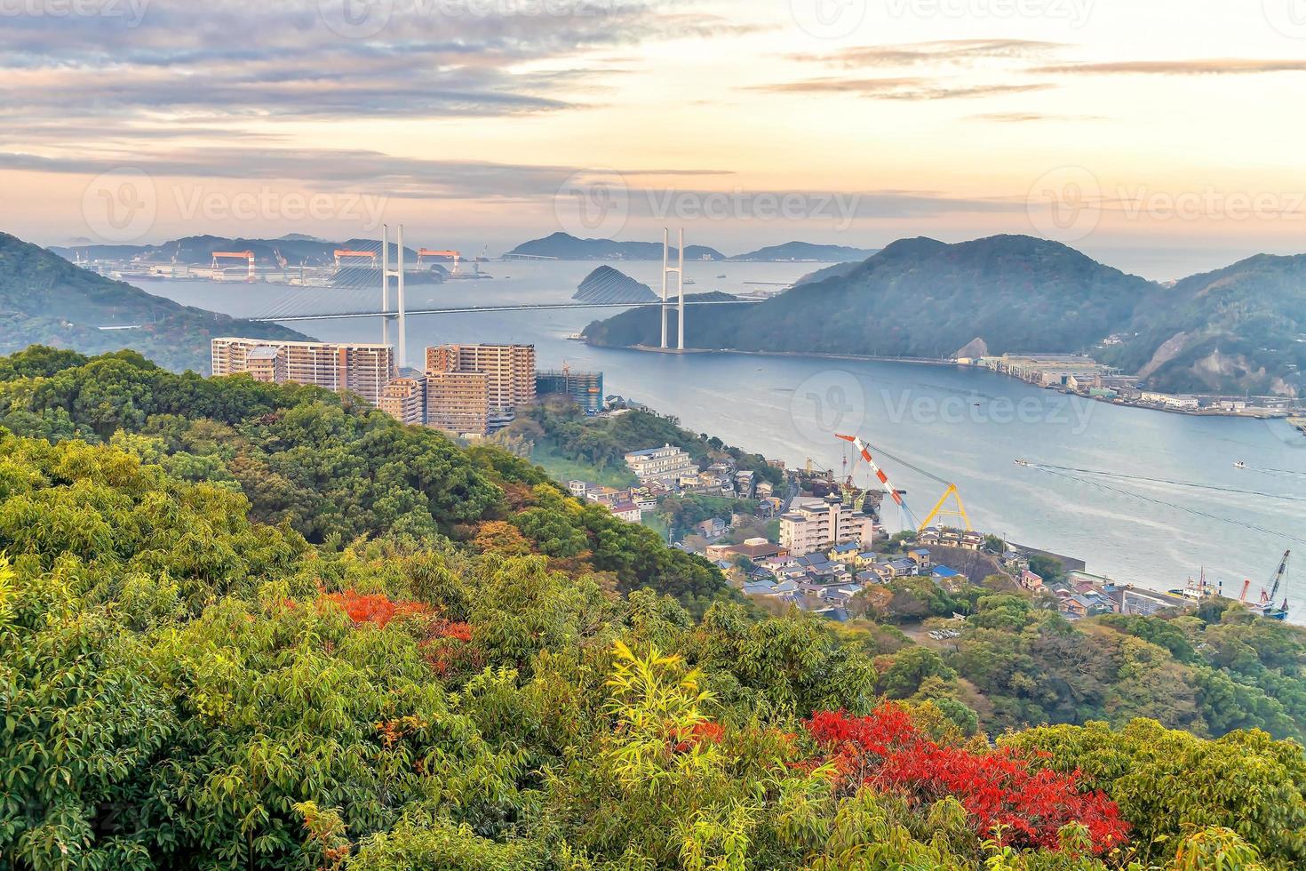 Nagasaki Stadt Innenstadt Skyline Stadtbild in Kyushu Japan foto