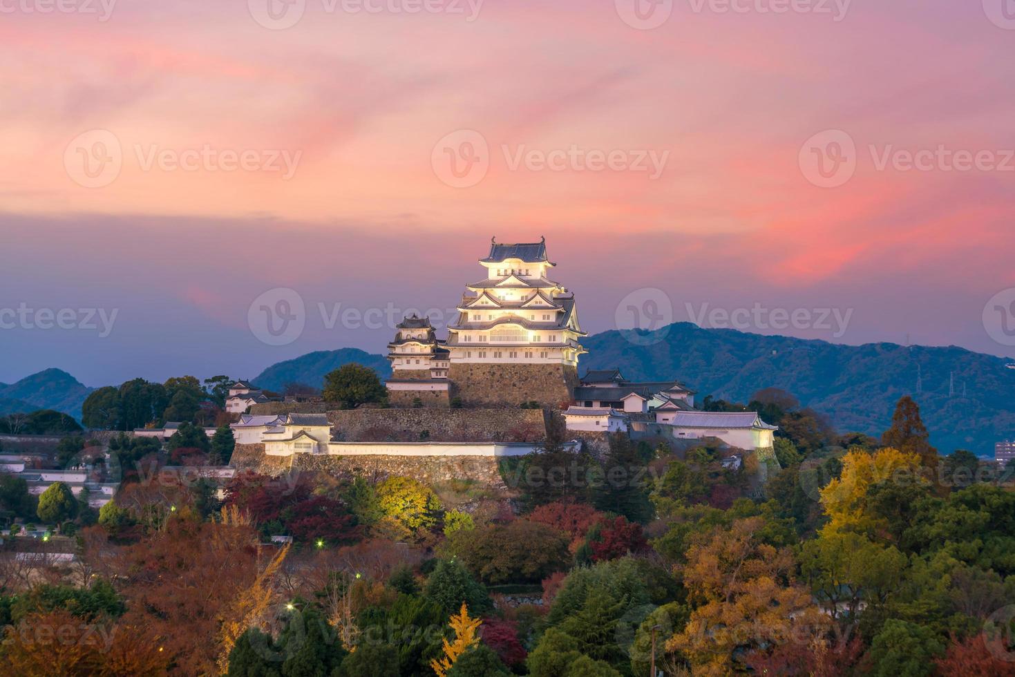 Blick auf die Burg Himeji in Japan foto
