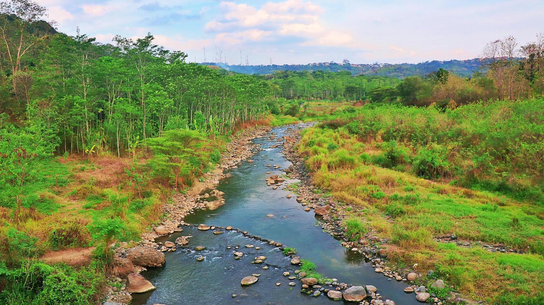 Naturlandschaft des Flusses in Südostasien foto