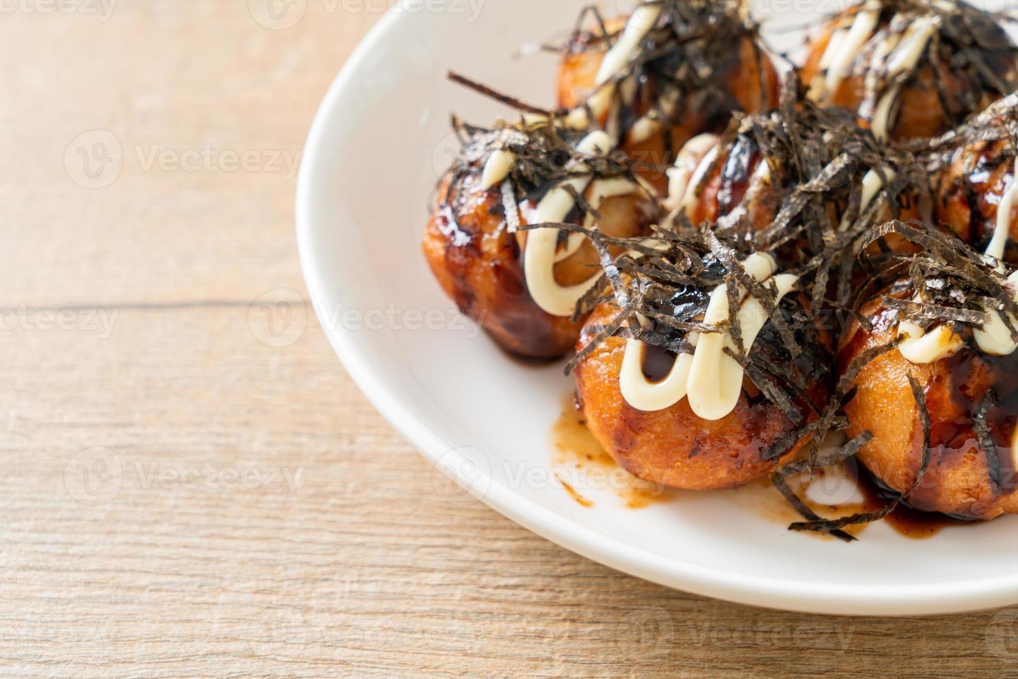 Takoyaki-Kugelknödel oder Oktopus-Kugeln foto