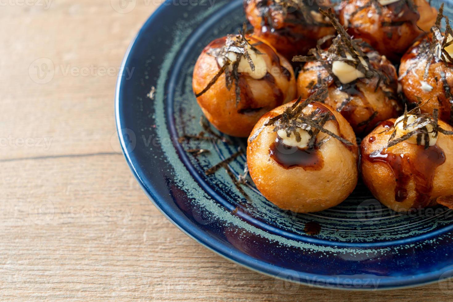 Takoyaki-Kugelknödel oder Oktopus-Kugeln foto