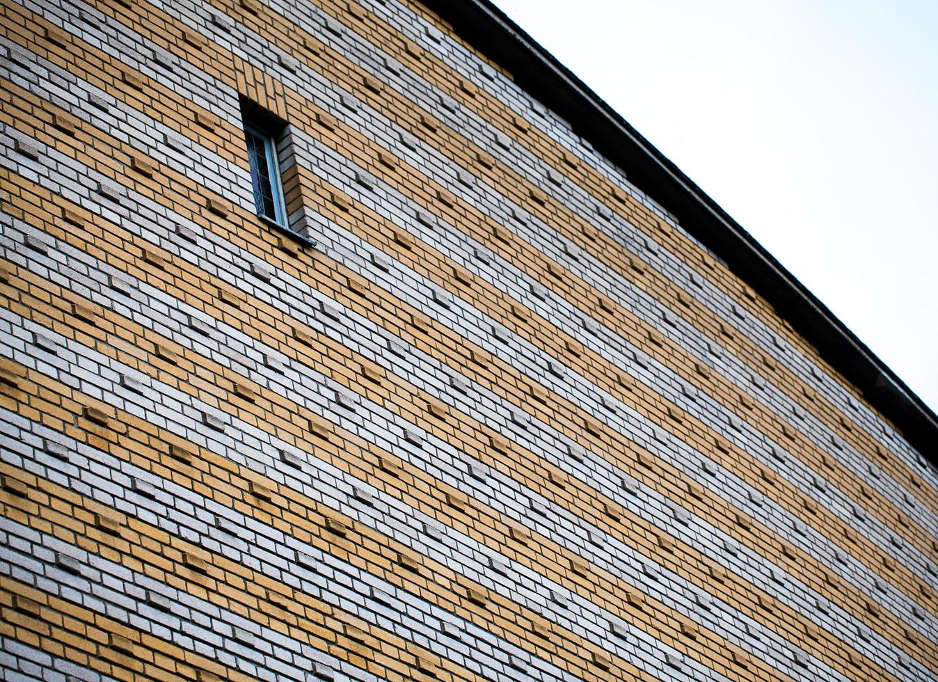 abstraktes altes Gebäude beherbergt Fenster foto