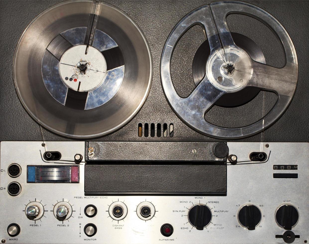 Vintage analoges Retro-Tonbandgerät foto