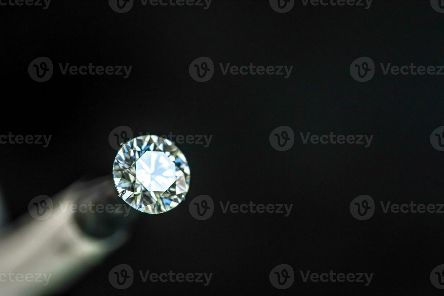 Diamant im Juwelier Pinzette foto