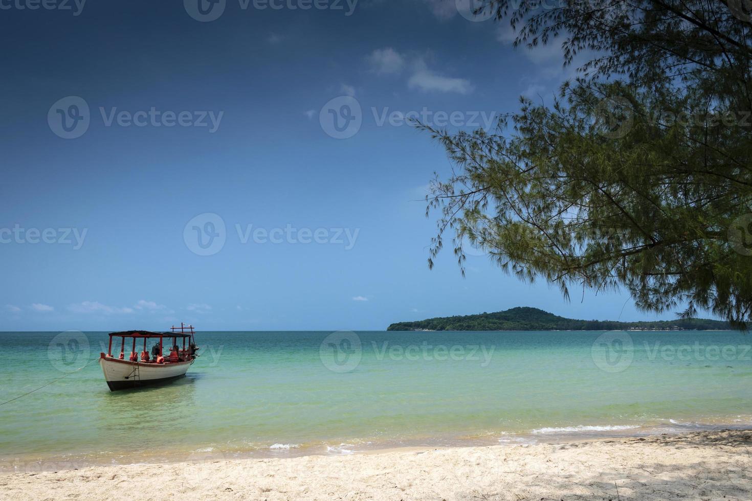 langer Strand auf der Insel Koh Ta Kiew in der Nähe von Sihanoukville, Kambodscha foto