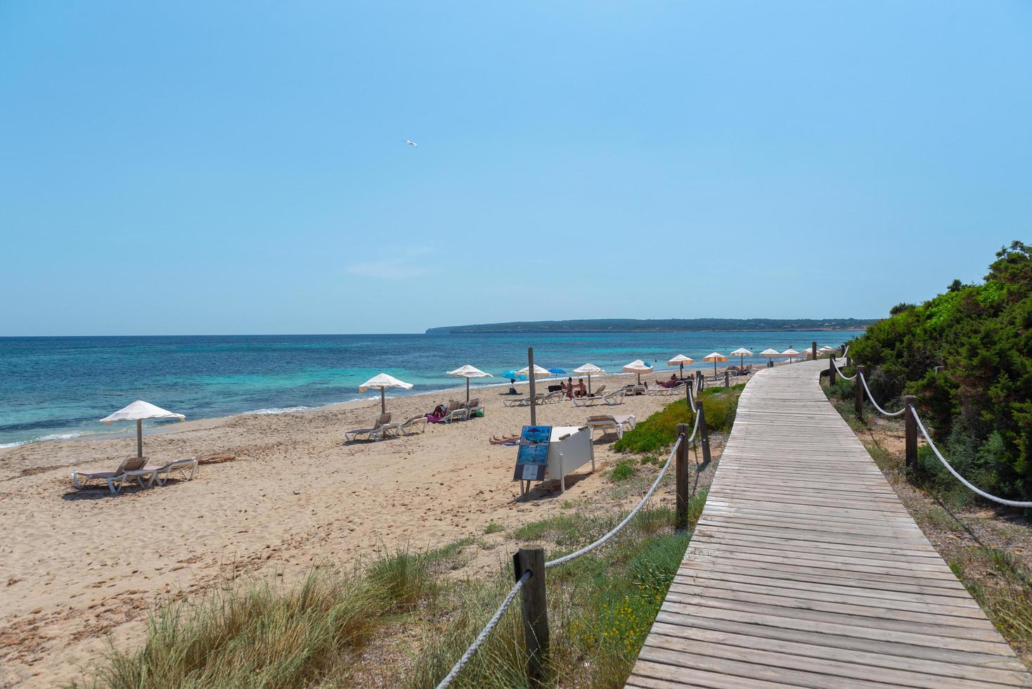 Migjorn Strand auf Formentera in Spanien in Zeiten von Covid 19 foto