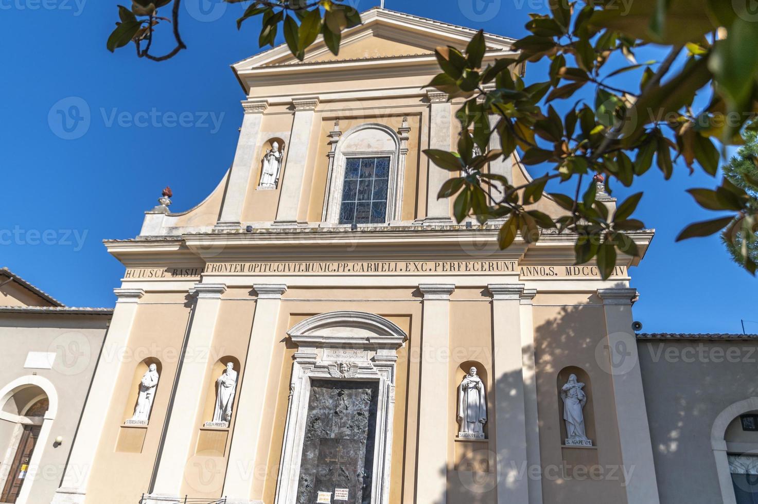 basilika di san valentino in terni foto