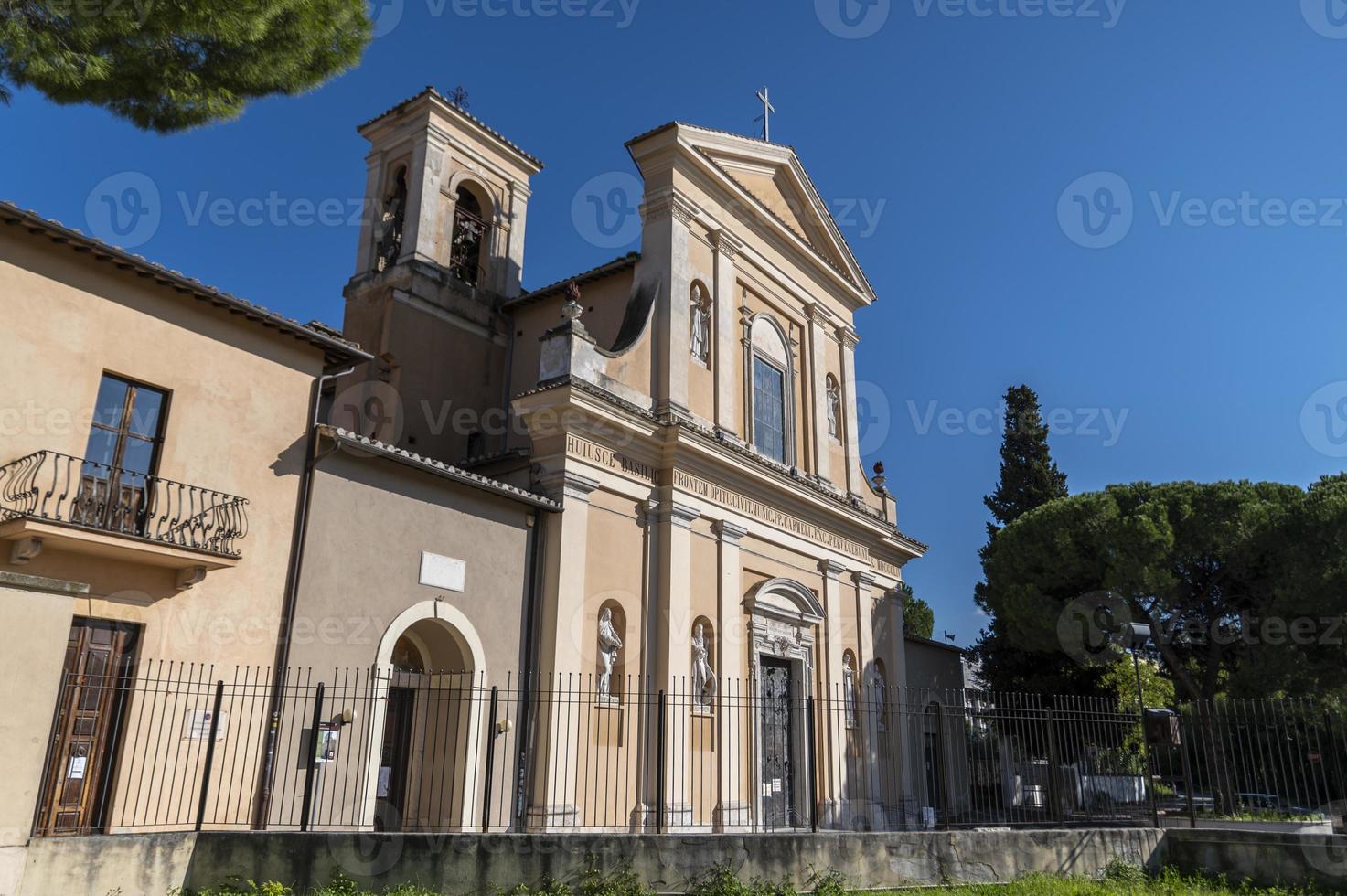 basilika di san valentino in terni foto