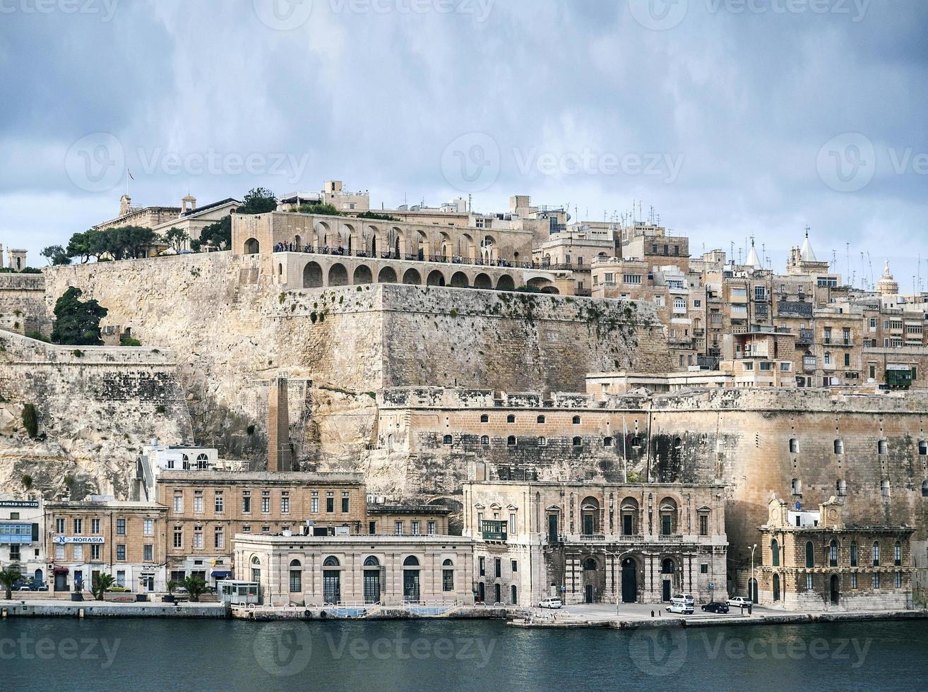 La Valletta berühmte alte Stadtbefestigungsarchitektur malerische Aussicht in Malta? foto