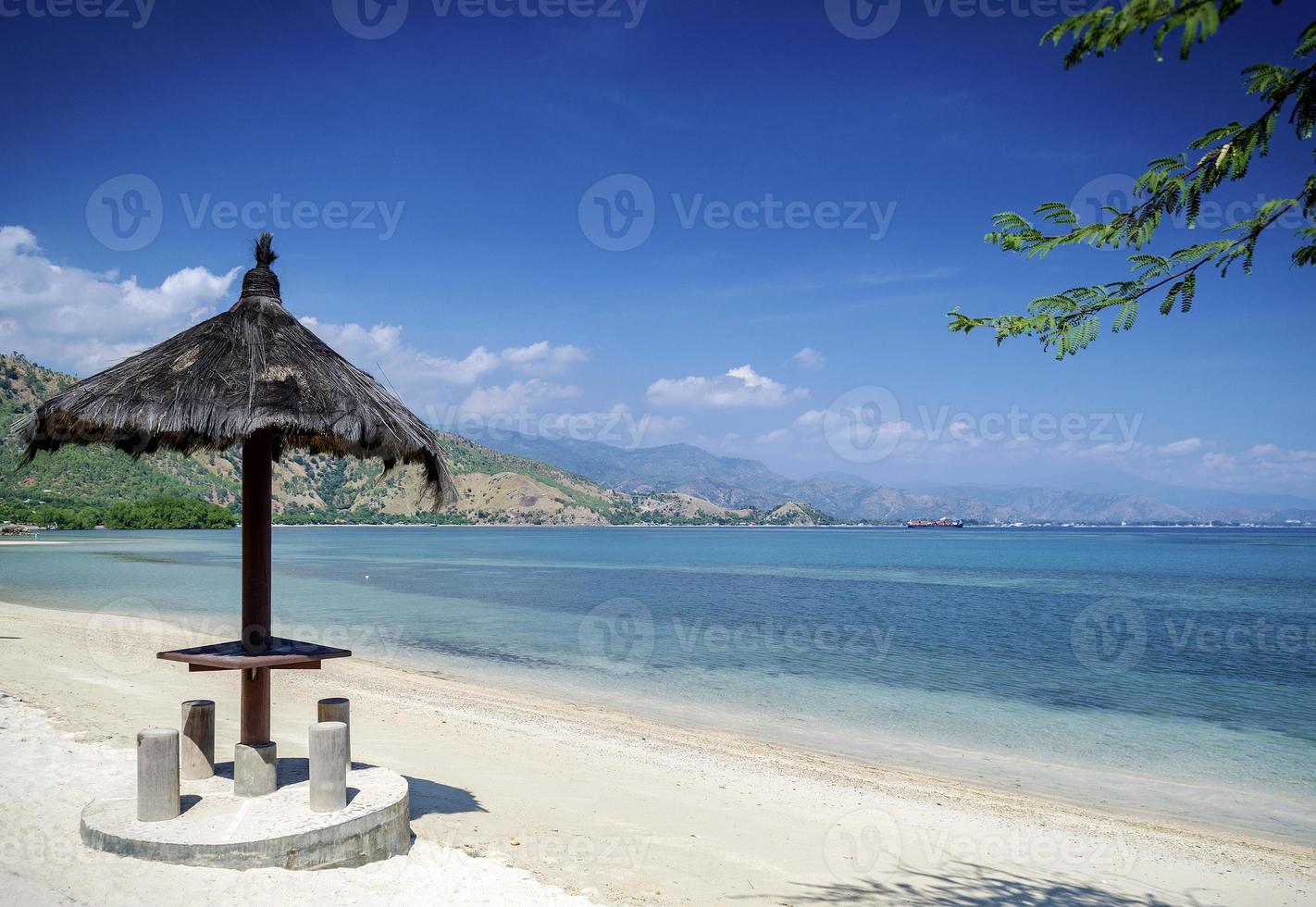 Areia Branca tropischer Strandblick und Küste in der Nähe von Dili in Osttimor foto