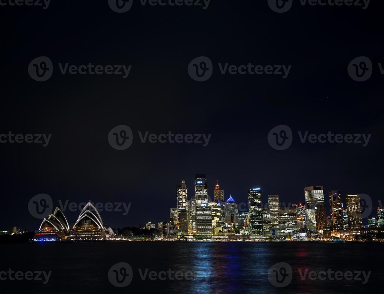 Sydney Harbour cbd Opera House Skyline berühmte Wahrzeichen in Australien bei Nacht foto
