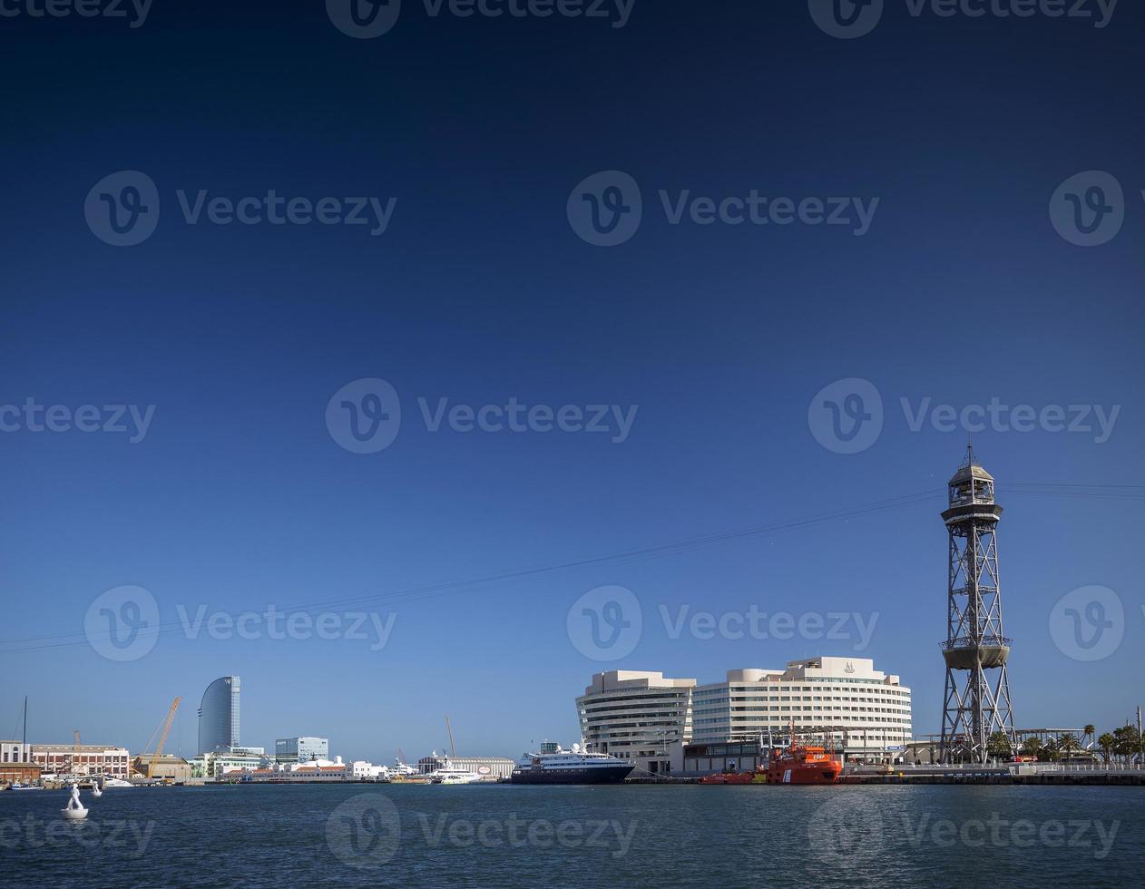 World Trade Center und Barcelona Port Vell Cable Car Jaume i Tower in Spanien foto