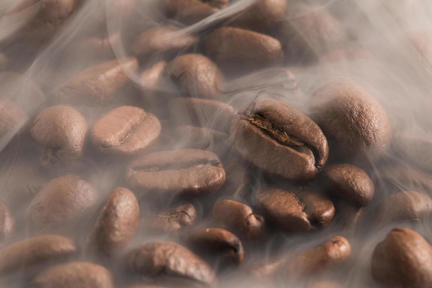 Kaffeebohnen guter Geruch Aroma trinken morgens zum Aufwachen foto