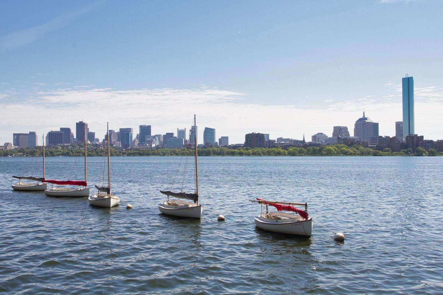 Charles River und die Skyline von Boston foto