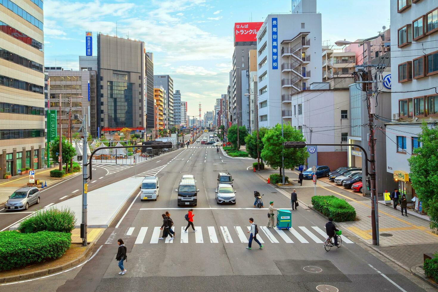 Osaka, Japan - - 21 nov 2018 -Zebrastreifen auf ein Straße im das Stadt von Osaka. foto