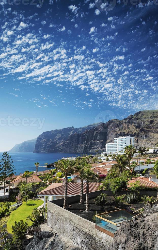 Los Gigantes Klippen Naturdenkmal und Resorts in Süd-Teneriffa-Insel Spanien foto