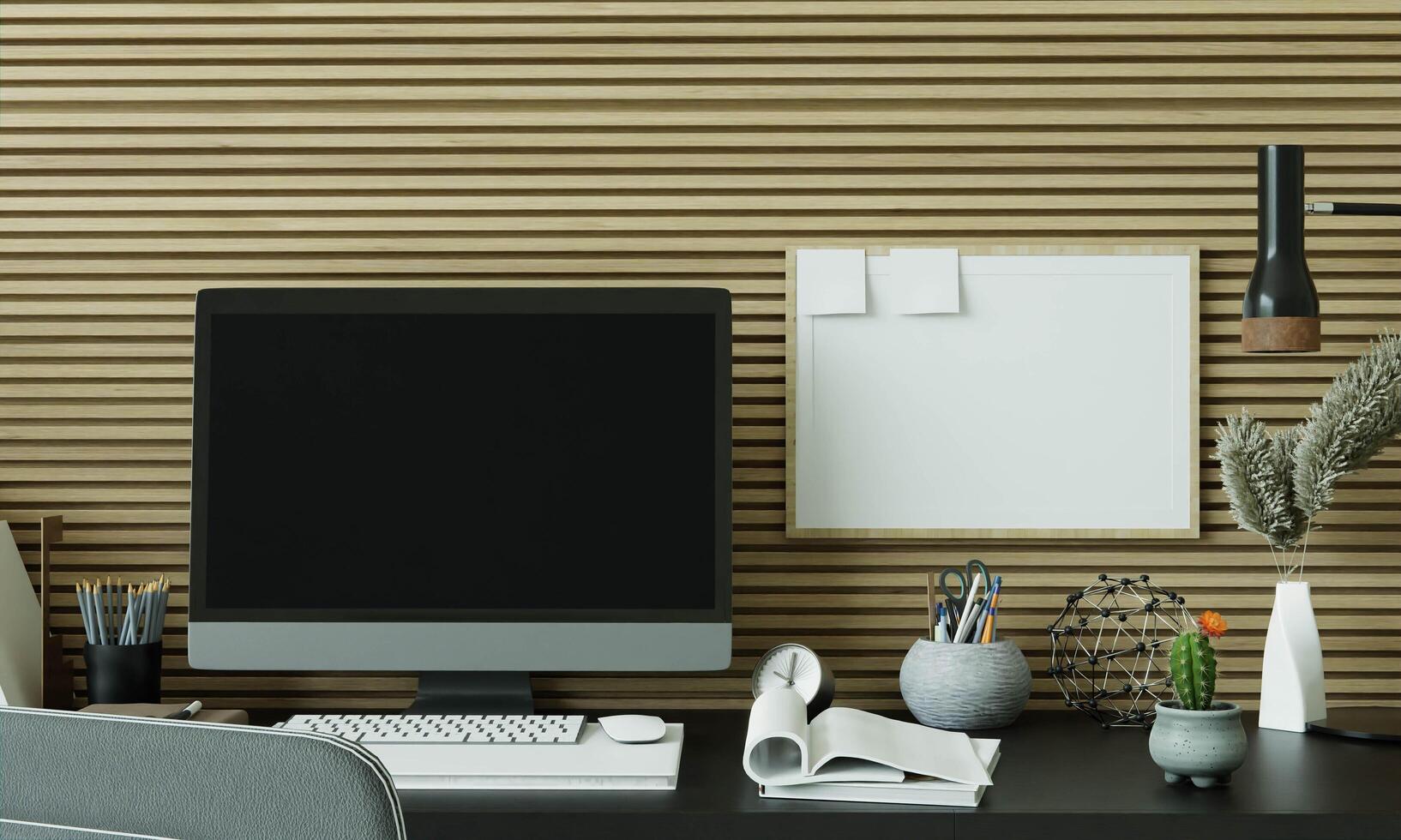 ein Arbeitszimmer mit einem Computer auf dem Tisch foto