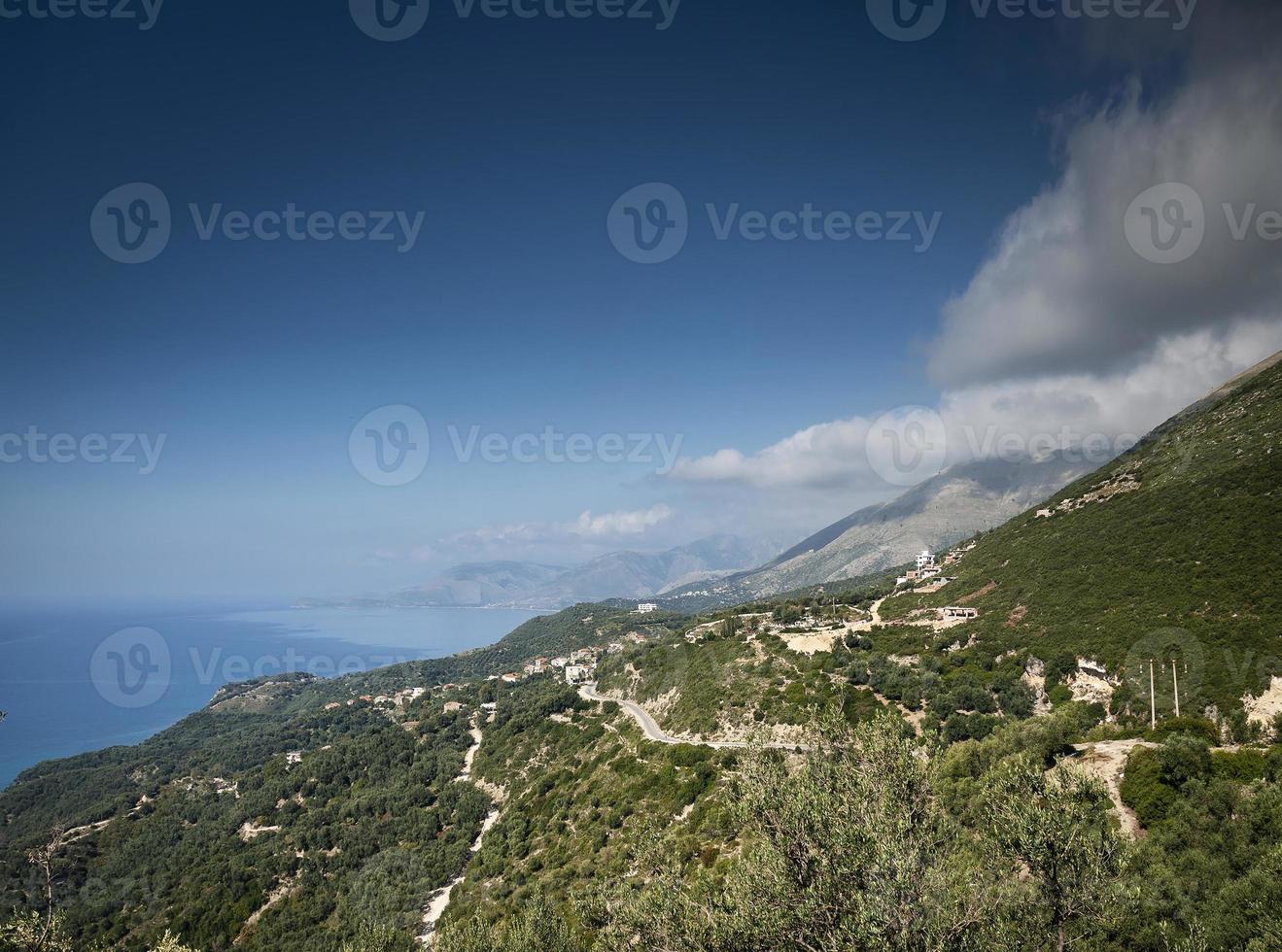 Ionische Mittelmeerküste Strandlandschaft Südalbaniens nördlich von Sarande auf dem Weg nach Vlore foto