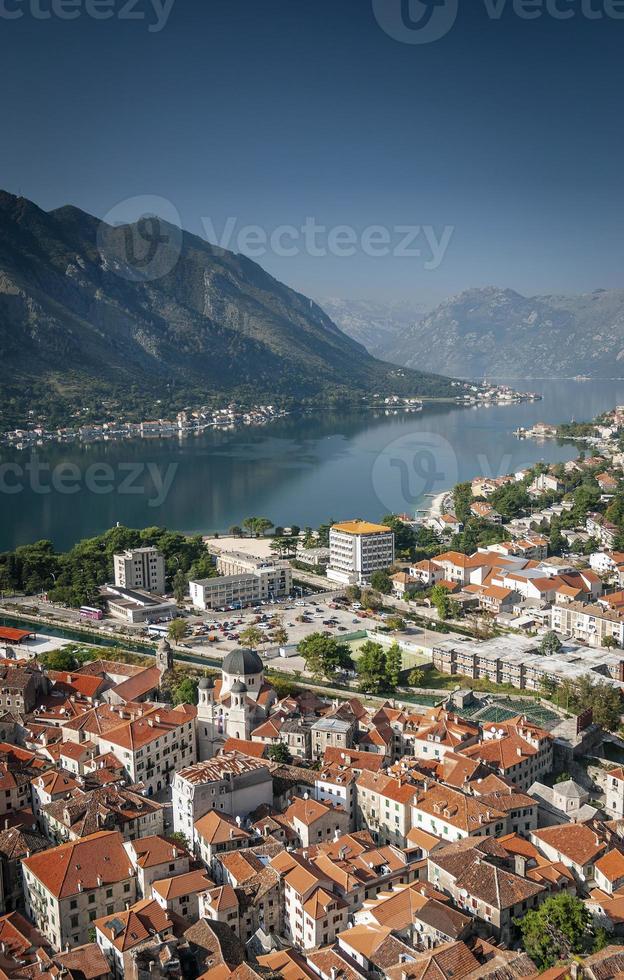 Kotor Altstadt und Balkan Fjord Landschaftsblick in montenegro foto
