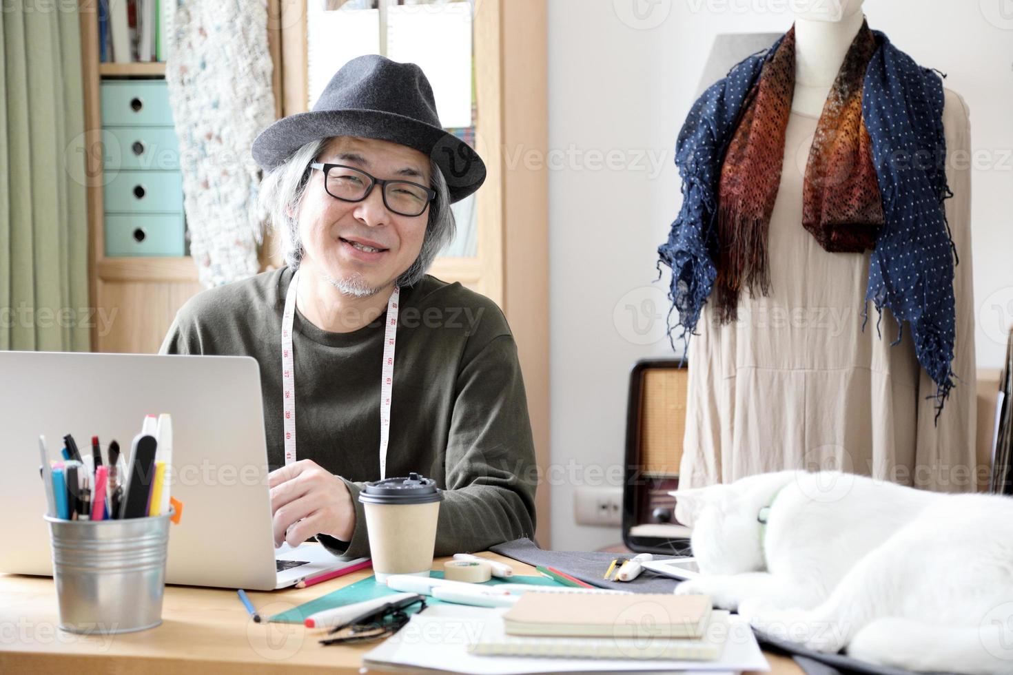 asiatischer Modedesigner foto