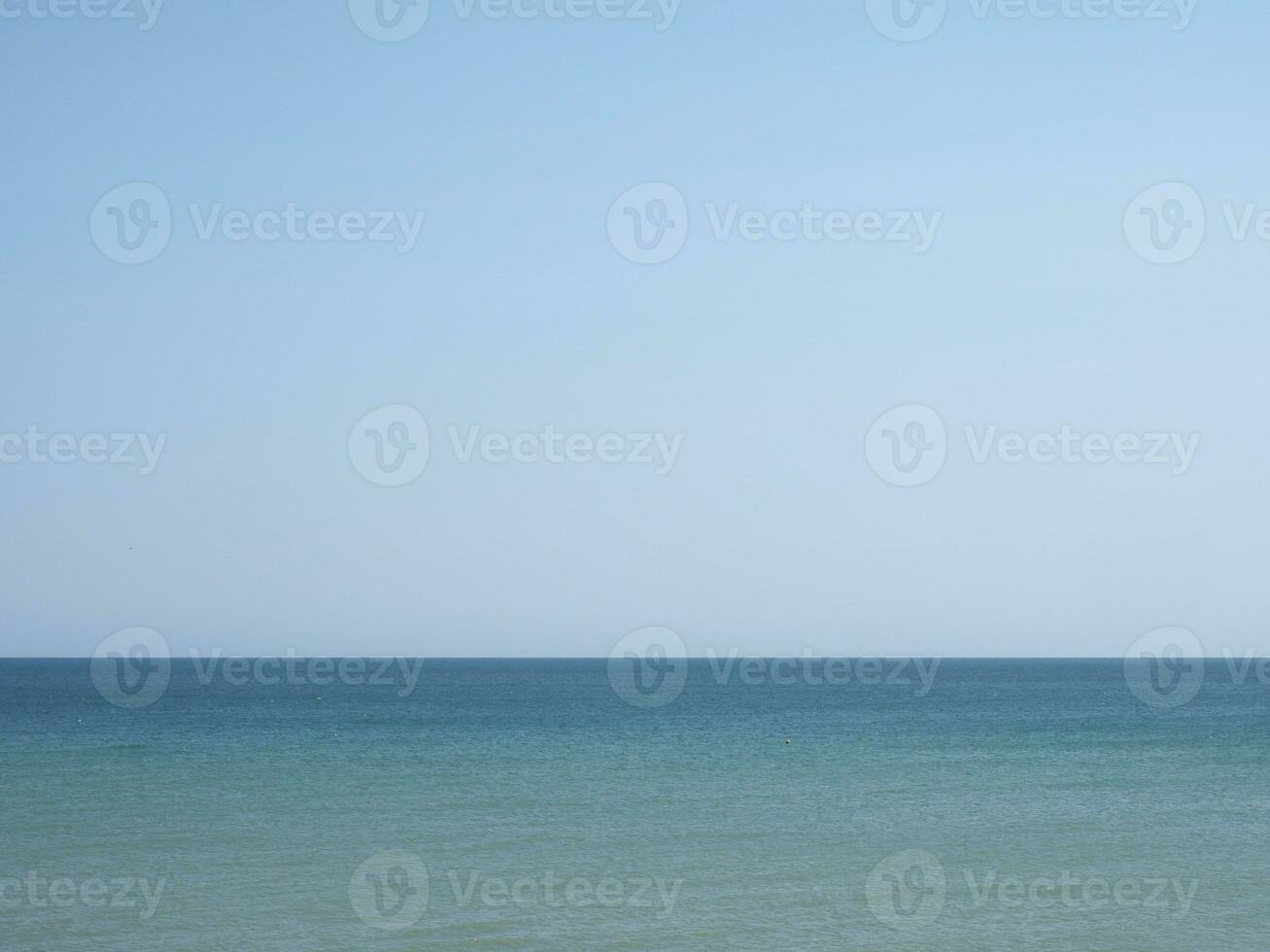 blaues Meer und Himmel foto