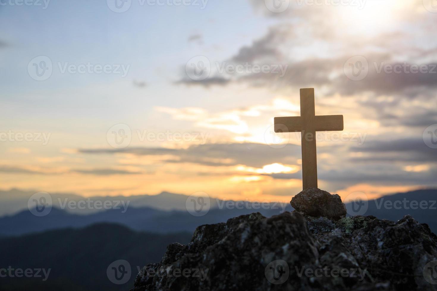 Jesus Christus Kreuz. Ostern, Auferstehungskonzept. foto