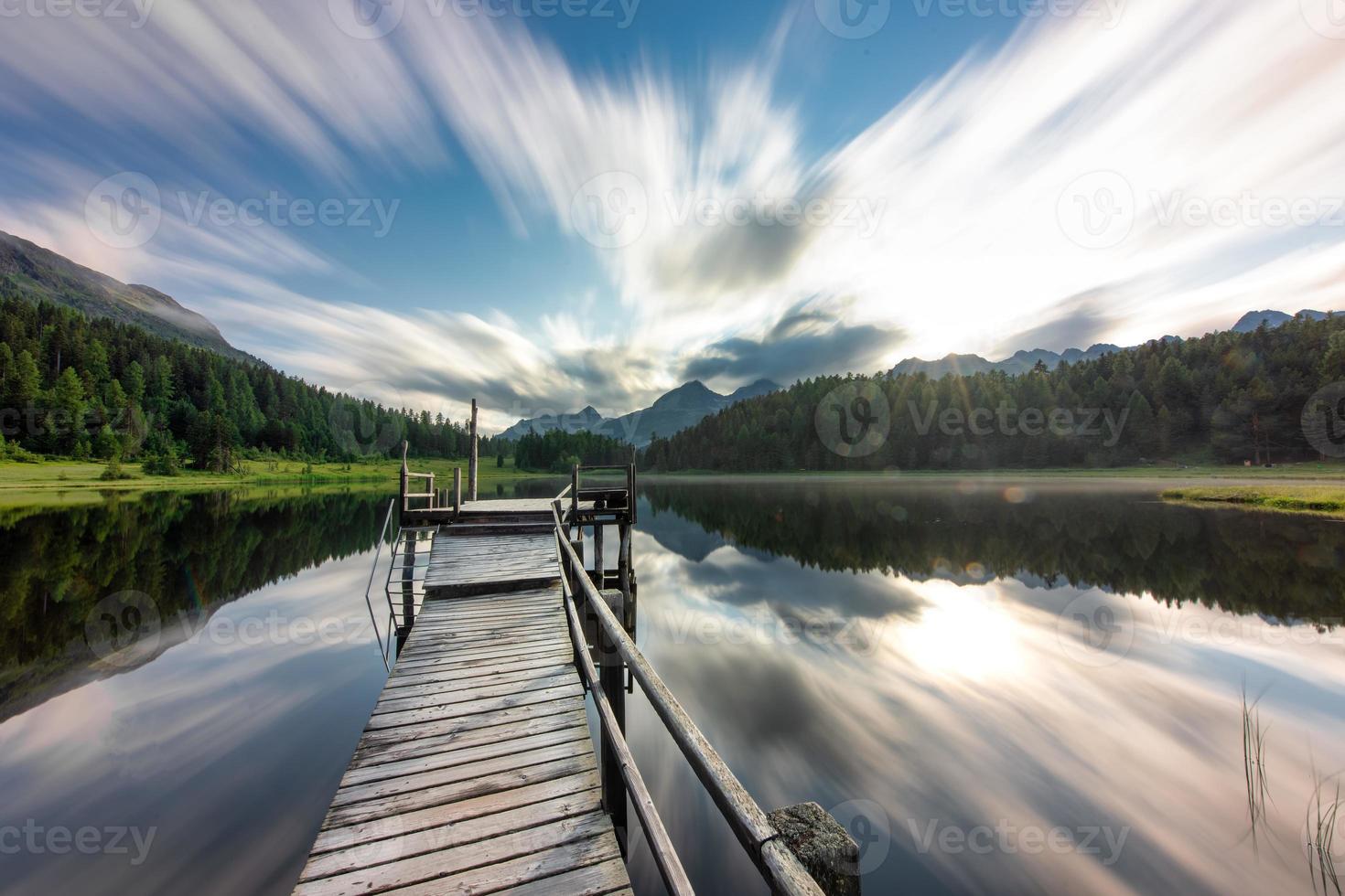 Stazer See bei Sankt Moritz in der Schweiz foto