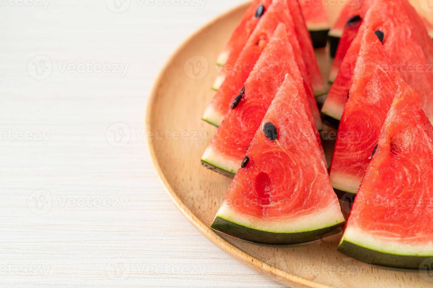 frische Wassermelone auf Teller geschnitten foto
