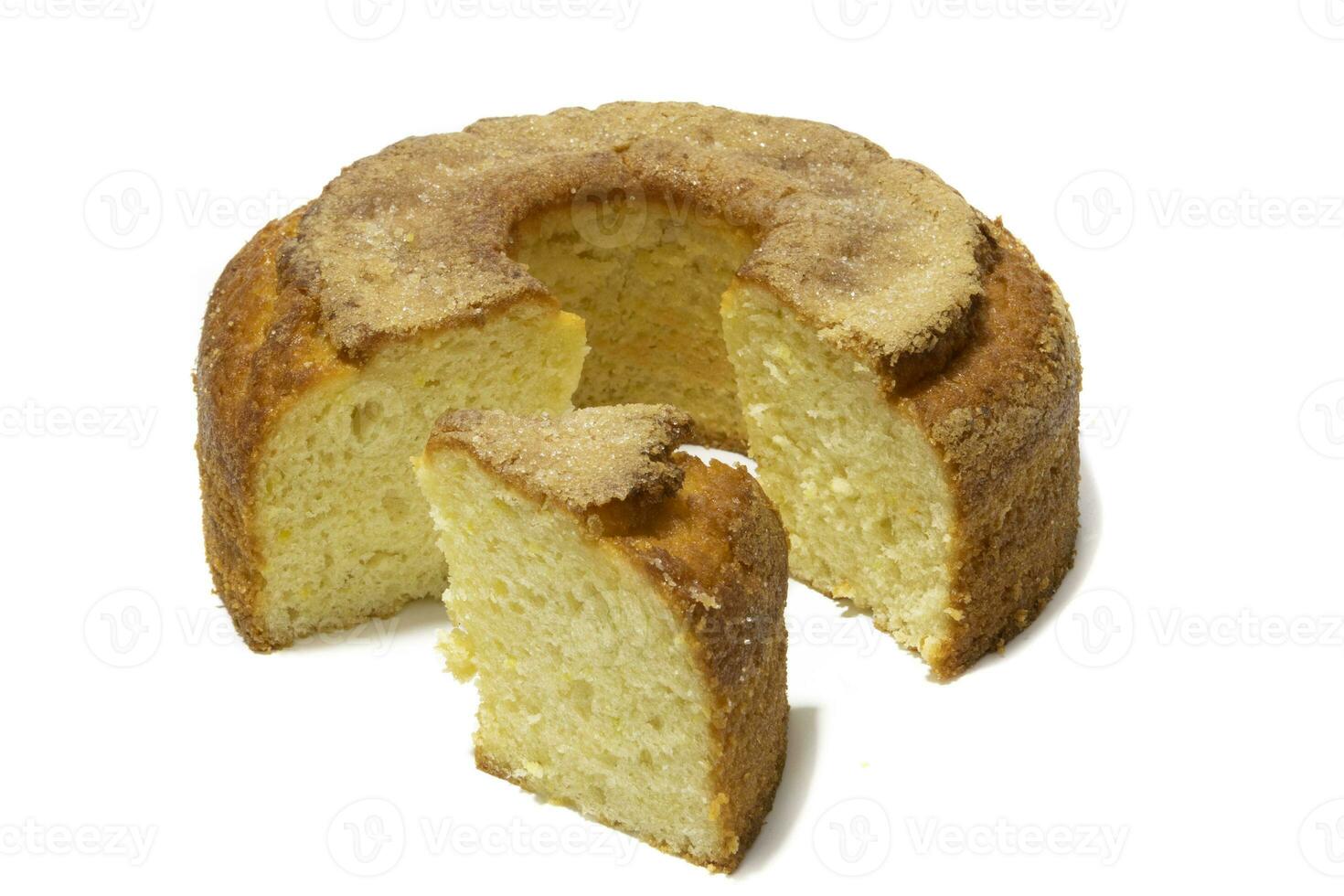 Joghurt Schwamm Kuchen, isoliert auf Weiß Hintergrund. Gebäck Konzept. foto