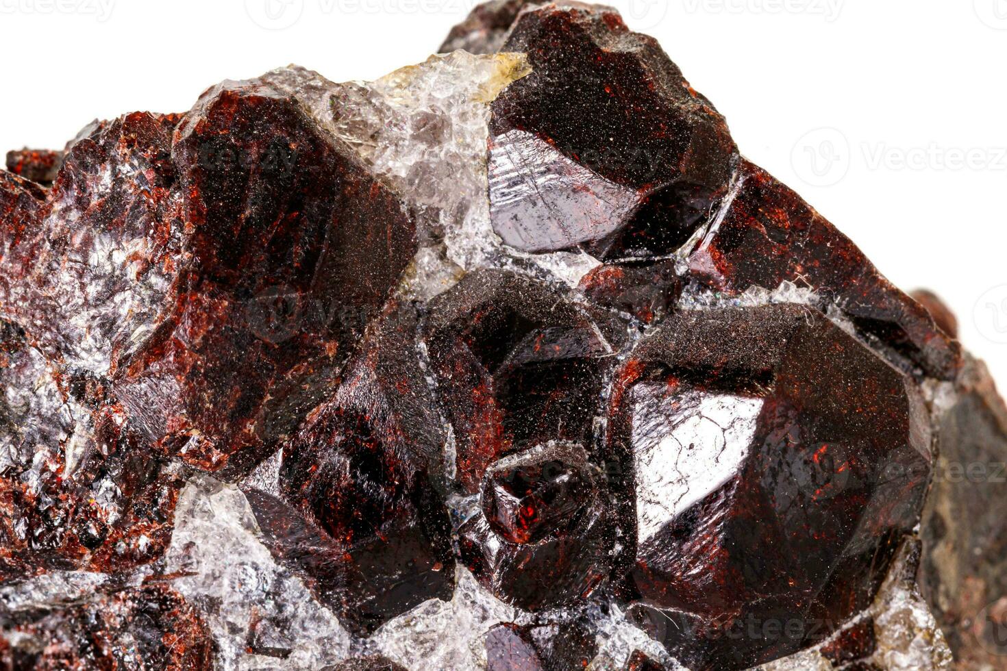 Makro Stein Granat Mineral auf Weiß Hintergrund foto