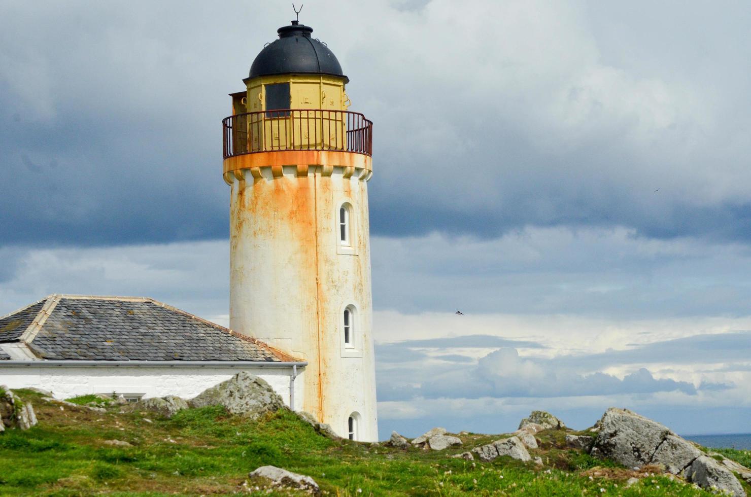 Leuchtturm auf der Insel May, Schottland foto